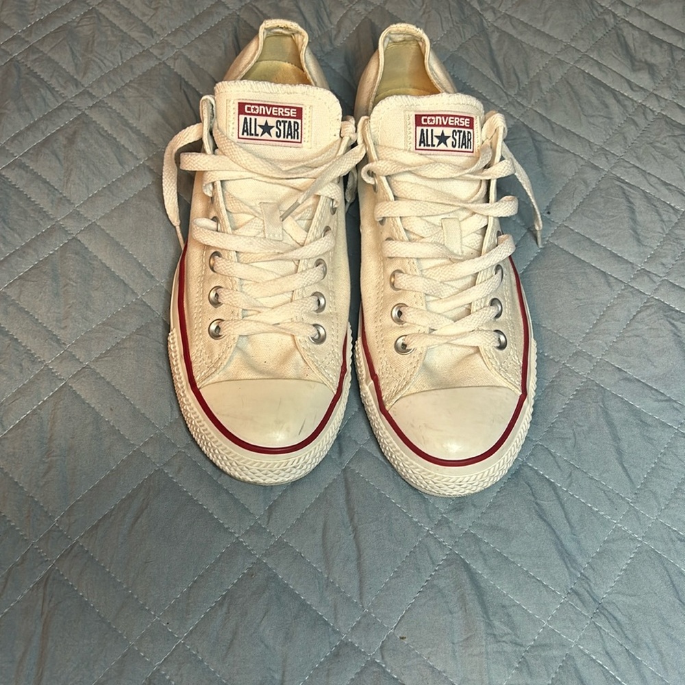 Converse All Star 
Size: 9 Mens